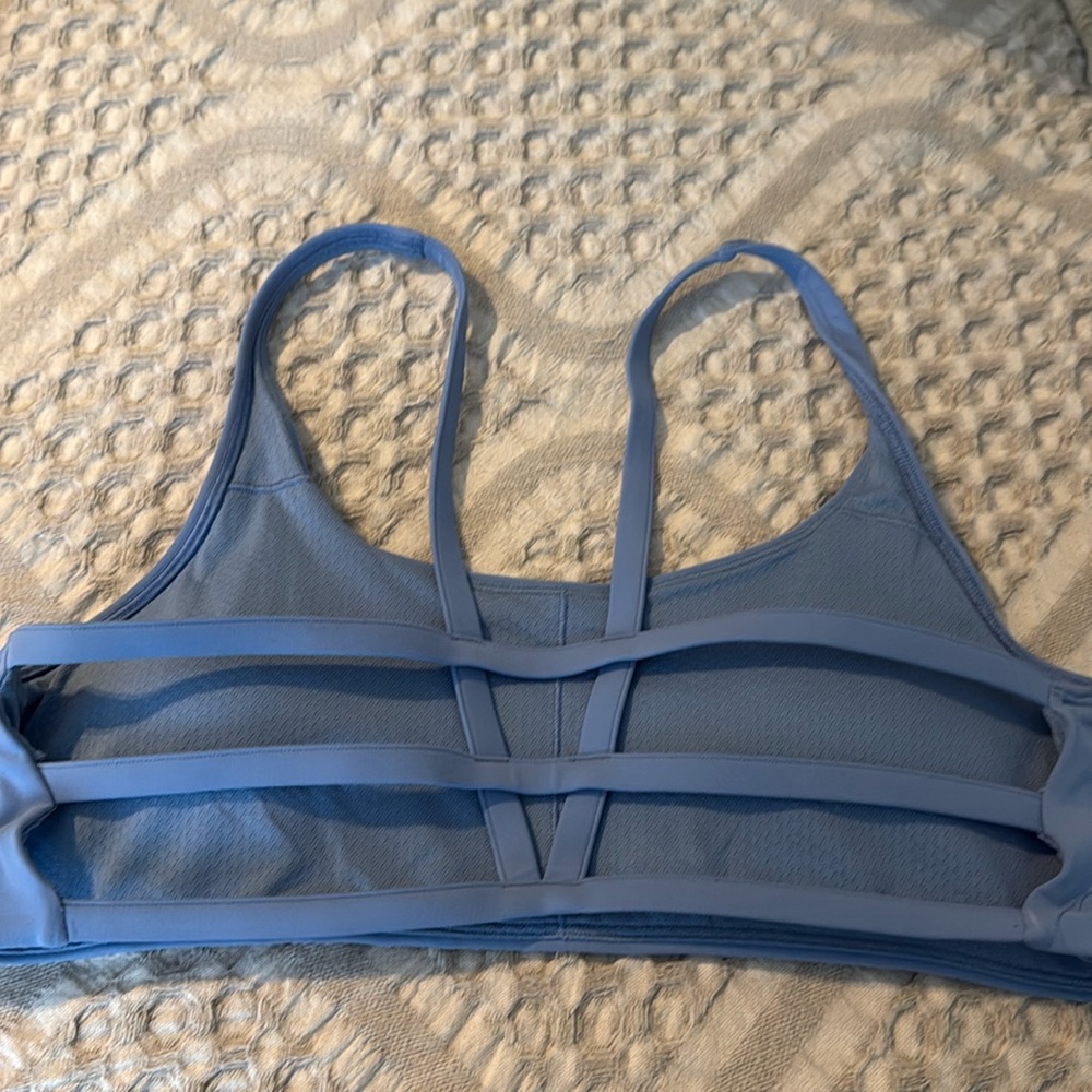 Vuori sky blue sports bra size L